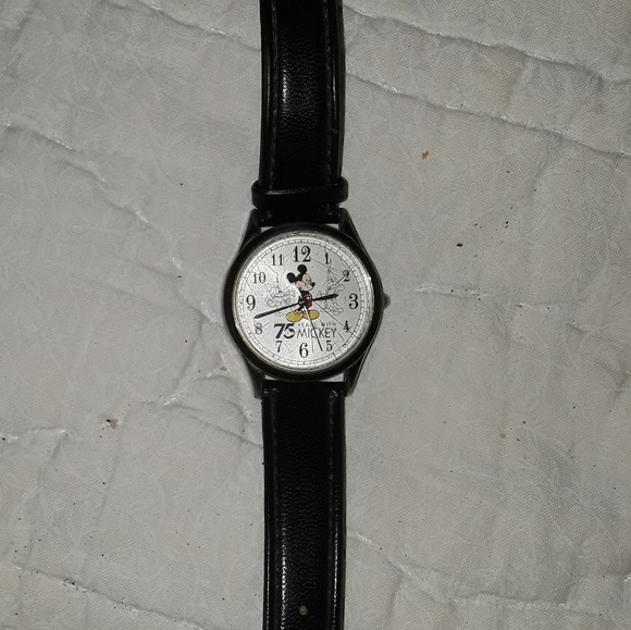 Watch - Picture 2 of 3